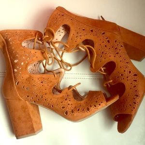 Stylish Blocked Heeled Sandals